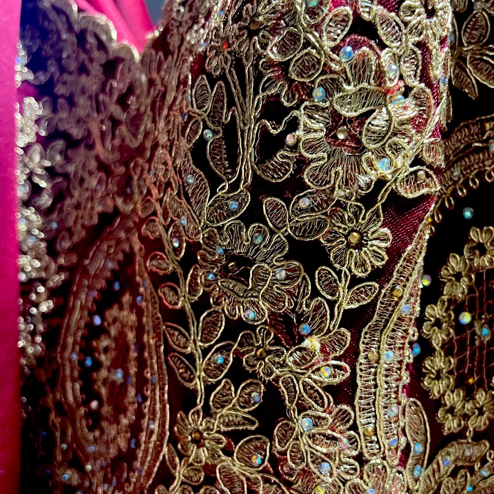 BEAUTIFUL BALL DRESS. Worn 1 time!!!Gorgeous Formal!!!Burgundy with Rhinestones